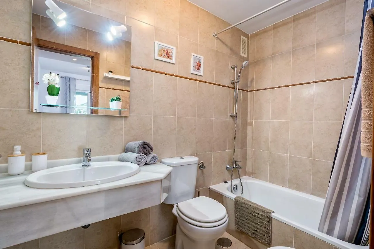 Wintowinrentals Best Location, Beach, Pool & Parking Rincón de la Victoria Spagna